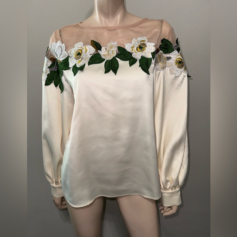 STYLEWE Embroidered Flower Mesh Satin blouse M